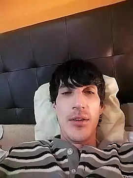 Snapshot of moutt99 chatting on January 19, 8:29 am moutt99 online show from January 19, 8:29 am