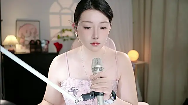 Snapshot of Dou-Dou-er chatting on October 5, 7:28 am Dou-Dou-er online show from October 5, 7:28 am