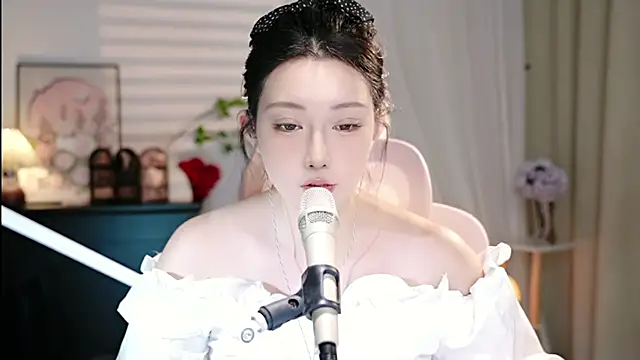 Snapshot of Dou-Dou-er chatting on October 13, 12:05 pm Dou-Dou-er online show from October 13, 12:05 pm