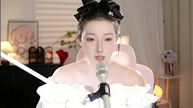 Snapshot of Dou-Dou-er chatting on October 17, 12:52 pm Dou-Dou-er online show from October 17, 12:52 pm