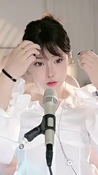 Snapshot of Dou-Dou-er chatting on October 23, 12:37 pm Dou-Dou-er online show from October 23, 12:37 pm