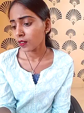 Snapshot of Divya-2007 chatting on February 22, 10:51 am Divya-2007 online show from February 22, 10:51 am