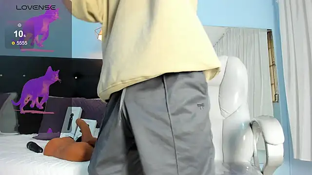 Cum hunters online show from December 19, 7:10 pm