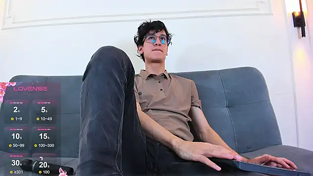 Cum hunters online show from May 31, 3:26 am
