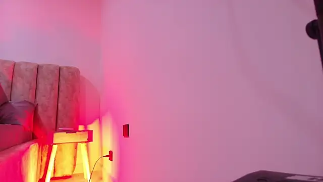 Auroraa miller online show from November 12, 11:54 am