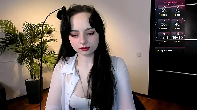Noirael online show from April 28, 3:39 pm