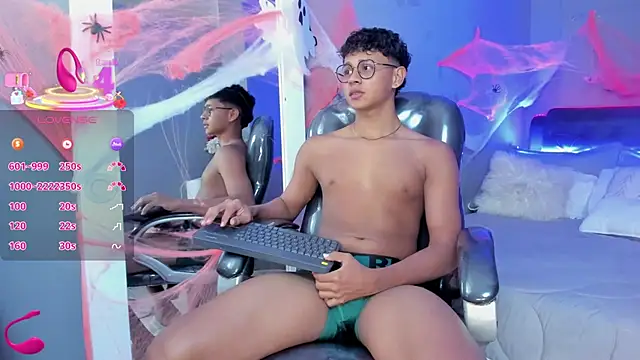 Snapshot of Dawn16_ chatting on October 27, 9:30 pm Dawn16 online show from October 27, 9:30 pm