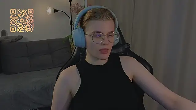  JessieVibes online show from July 30, 1:54 pm