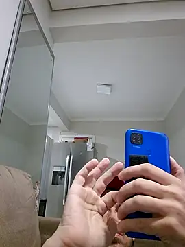 Snapshot of uberdot chatting on October 18, 9:37 pm uberdot online show from October 18, 9:37 pm