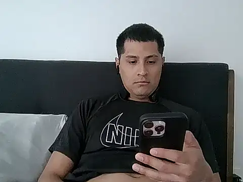 PerroDemonioHot online show from April 12, 9:31 pm