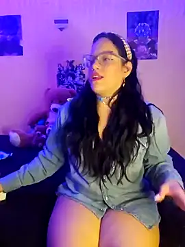 Snapshot of katrina29 chatting on February 4, 3:11 am katrina29 online show from February 4, 3:11 am