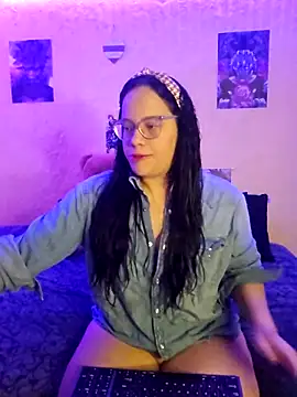 Snapshot of katrina29 chatting on February 8, 12:06 am katrina29 online show from February 8, 12:06 am