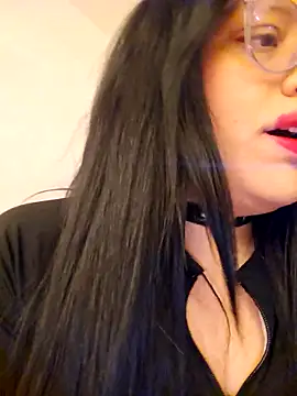 Snapshot of katrina29 chatting on February 12, 3:40 am katrina29 online show from February 12, 3:40 am