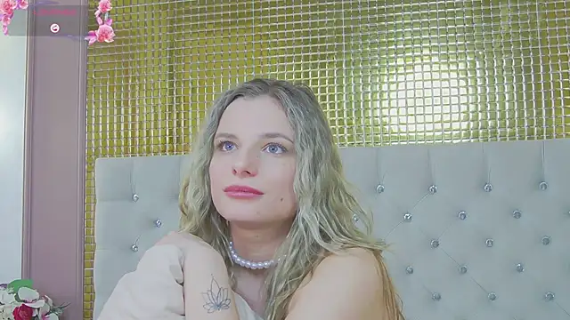 Snapshot of LanaSparks chatting on February 22, 4:40 am LanaSparks online show from February 22, 4:40 am