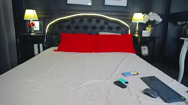 Snapshot of LanaSparks chatting on March 22, 5:06 am LanaSparks online show from March 22, 5:06 am