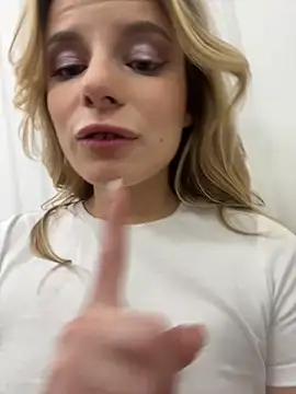 Snapshot of LanaSparks chatting on October 15, 4:56 am LanaSparks online show from October 15, 4:56 am