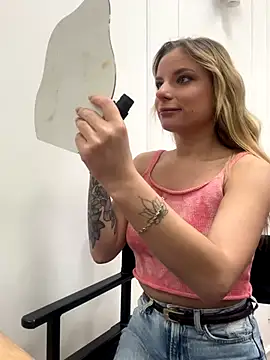 Snapshot of LanaSparks chatting on October 27, 4:38 am LanaSparks online show from October 27, 4:38 am