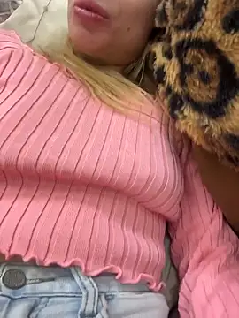 Snapshot of LanaSparks chatting on November 10, 4:11 am LanaSparks online show from November 10, 4:11 am