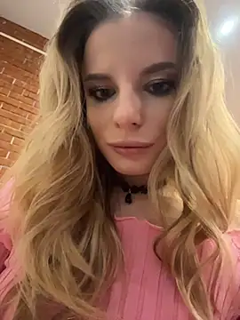 Snapshot of LanaSparks chatting on December 4, 4:11 am LanaSparks online show from December 4, 4:11 am