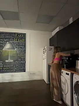 Snapshot of LanaSparks chatting on December 14, 4:29 am LanaSparks online show from December 14, 4:29 am