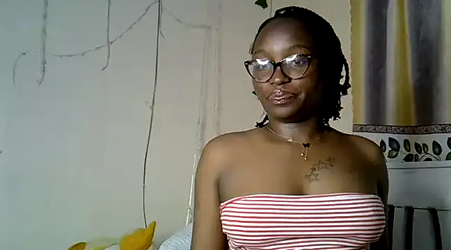 Snapshot of Vprettieeer chatting on January 18, 12:13 am Vprettieeer online show from January 18, 12:13 am