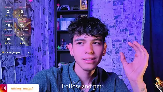 Snapshot of Mickey_Magic chatting on February 13, 6:09 am Mickey Magic online show from February 13, 6:09 am