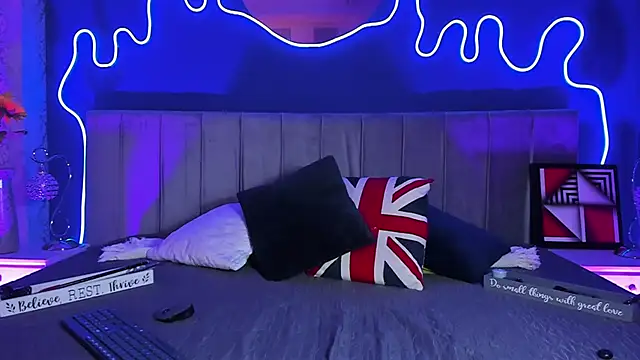 JeanneSabatier online show from February 3, 7:52 pm