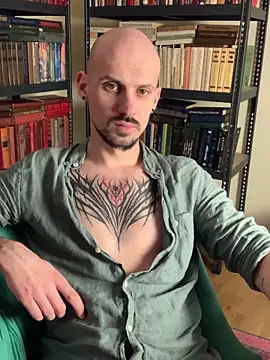 AssHunter4k online show from February 21, 3:32 pm