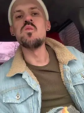 AssHunter4k online show from March 1, 6:13 am