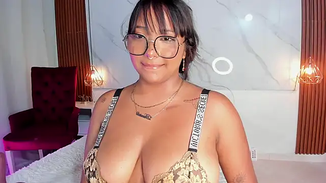 isabella zc online show from April 30, 9:30 pm