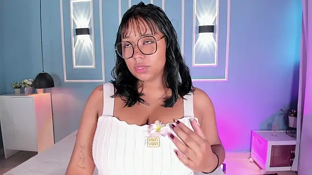 Snapshot of isabella_zc chatting on July 25, 11:52 am isabella zc online show from July 25, 11:52 am