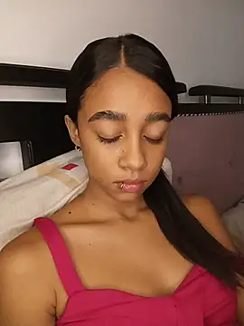 Snapshot of Zoe_Sweett18 chatting on May 27, 7:11 pm Zoe Sweett18 online show from May 27, 7:11 pm