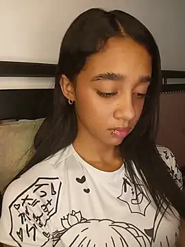 Snapshot of Zoe_Sweett18 chatting on June 30, 6:20 pm Zoe Sweett18 online show from June 30, 6:20 pm