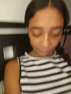 Snapshot of Zoe_Sweett18 chatting on July 3, 12:11 pm Zoe Sweett18 online show from July 3, 12:11 pm