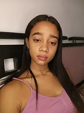 Snapshot of Zoe_Sweett18 chatting on July 28, 12:48 pm Zoe Sweett18 online show from July 28, 12:48 pm