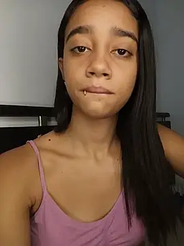 Snapshot of Zoe_Sweett18 chatting on July 28, 2:24 pm Zoe Sweett18 online show from July 28, 2:24 pm