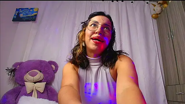 Snapshot of MiaFlamesxxx chatting on September 20, 12:44 am MiaFlamesxxx online show from September 20, 12:44 am