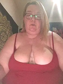 diosacurvy1984 online show from November 22, 9:14 pm