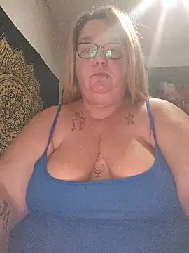 diosacurvy1984 online show from November 30, 10:36 pm