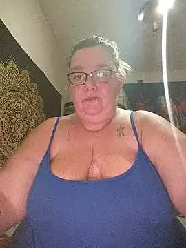 diosacurvy1984 online show from February 17, 10:49 pm