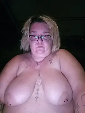 diosacurvy1984 online show from June 20, 11:40 pm