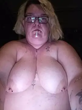 diosacurvy1984 online show from June 27, 12:15 am