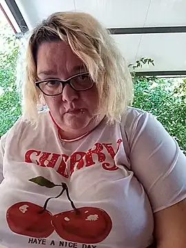 diosacurvy1984 online show from July 7, 10:08 am