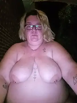 diosacurvy1984 online show from July 20, 11:07 pm