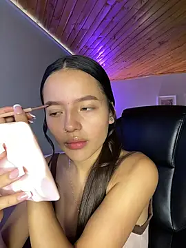Sofia18 pinkk online show from August 4, 9:50 pm