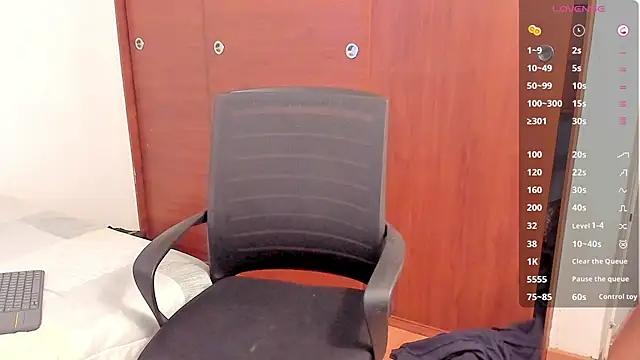 dylanspencer28 online show from February 25, 10:18 pm