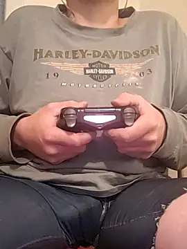 Snapshot of almighty_d chatting on February 17, 6:20 am almighty d online show from February 17, 6:20 am