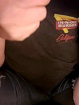 Snapshot of almighty_d chatting on February 26, 10:04 am almighty d online show from February 26, 10:04 am