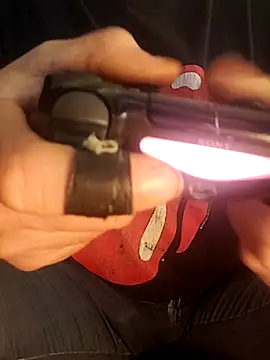 Snapshot of almighty_d chatting on February 28, 5:15 am almighty d online show from February 28, 5:15 am