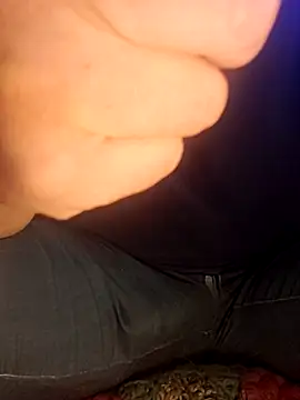 Snapshot of almighty_d chatting on March 2, 9:10 am almighty d online show from March 2, 9:10 am